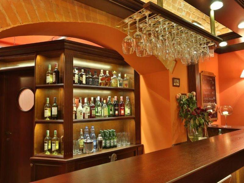 Rynek 6 Retro Pub & Hostel Radom Bagian luar foto